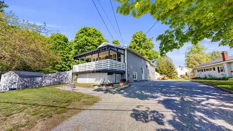 35 Avalon St, Lewiston, ME 04240