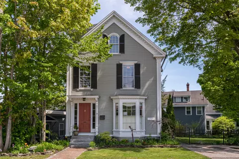 14 W Elm St, Yarmouth, ME 04096