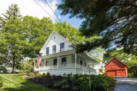 40 Cape Neddick Rd, York, ME 03909