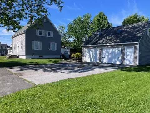 156 Chamberlain St, Brewer, ME 04412