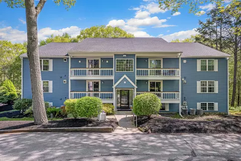 7 Stoneridge Ln #10, York, ME 03909