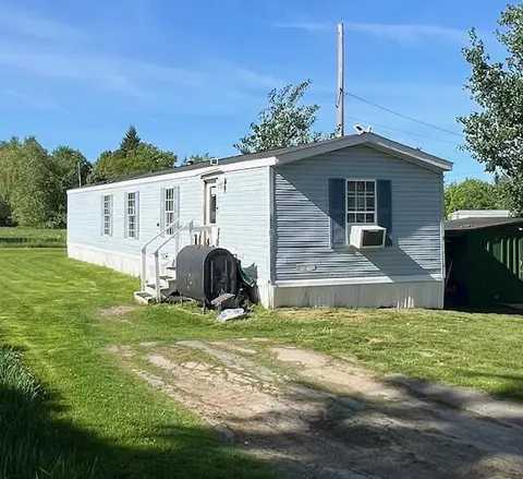 153 Dorothy St, Pittsfield, ME 04967