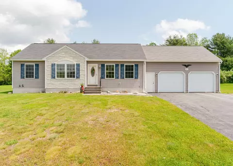 104 Country Ln, Westbrook, ME 04092