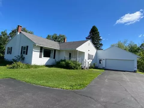 837 Sweden St, Caribou, ME 04736