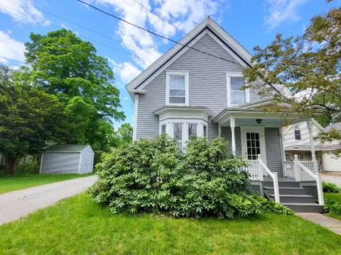 249 High St, Farmington, ME 04938