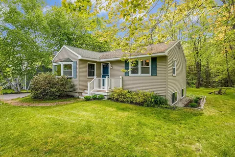 342 Portland St, Yarmouth, ME 04096
