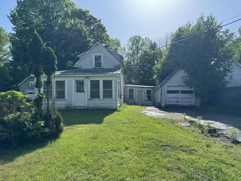 24 Pine St, Guilford, ME 04443
