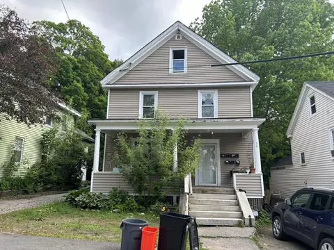 39 Oak St, Augusta, ME 04330