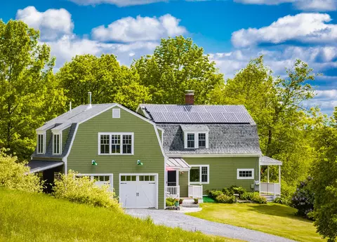 715 High Street St, Lincolnville, ME 04849