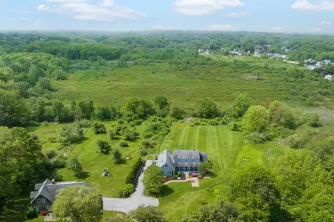 7 Old Farm Ln, Cape Elizabeth, ME 04107