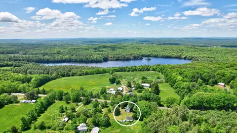 559 Cross Hill Rd, Vassalboro, ME 04989