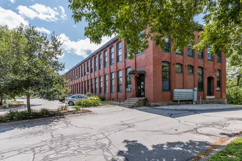 30 Lincoln St #115, Westbrook, ME 04092