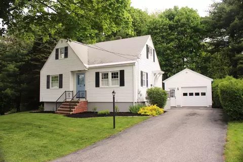 4 Colonial Ct, Portland, ME 04102