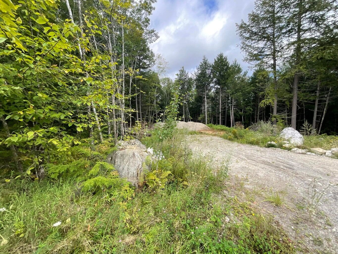 4 Woods Rd  