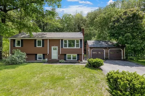 12 Huston St, Lisbon, ME 04252