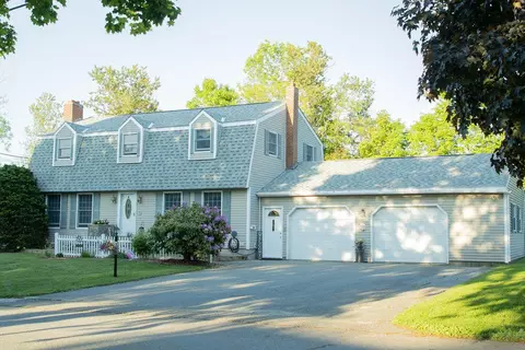 15 Michael St, Skowhegan, ME 04976