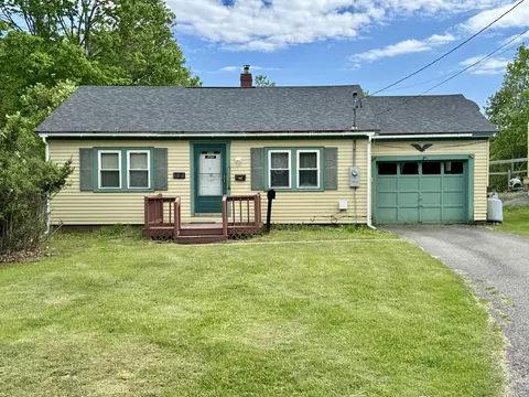 12 Capen Ave # A, Eastport, ME 04631