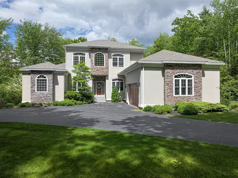 3 Millbrook Dr, Old Orchard Beach, ME 04064