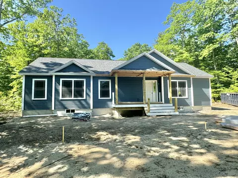 45 Rolling Brook Rd, Raymond, ME 04071