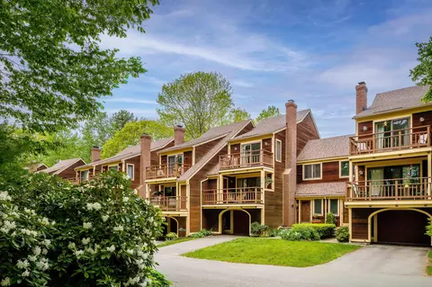 8 Harbor Dr #8, Lincolnville, ME 04849