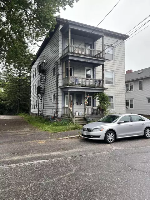 53 Wood St, Lewiston, ME 04240