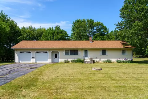 48 Mclaughlin Cir, Chelsea, ME 04330