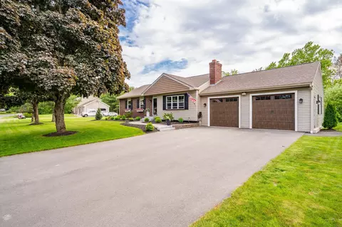 53 Clover Ln, Brewer, ME 04412