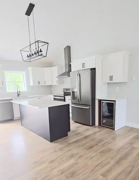 2065 Cedar Brook Dr, Hermon, ME 04401