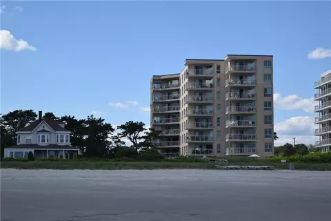 219 E Grand Ave E #3C, Old Orchard Beach, ME 04064