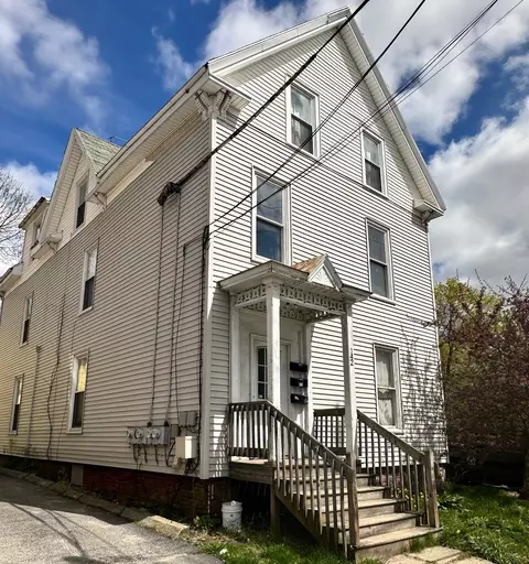142 Bartlett St, Lewiston, ME 04240