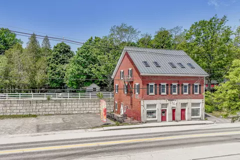 145 Main St, Winterport, ME 04496