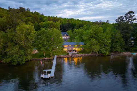 358 Memorial Dr, Winthrop, ME 04364