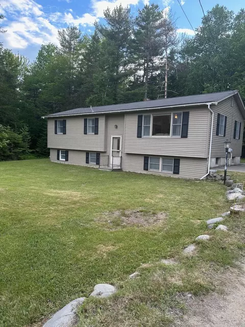34 Settlers Dr, Hancock, ME 04640