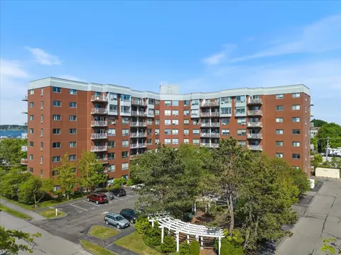 148 Breakwater Dr #704, South Portland, ME 04106