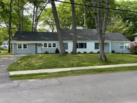 45 Oakhurst Rd, Cape Elizabeth, ME 04107