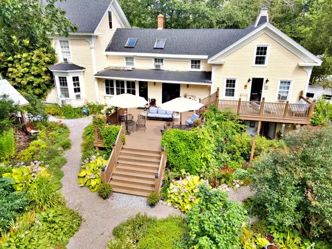 132 Congress St, Belfast, ME 04915