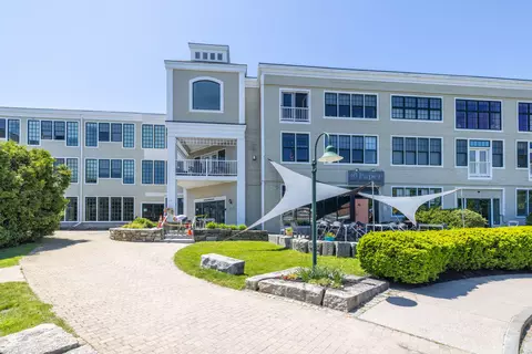 40 Washington St #314, Camden, ME 04843