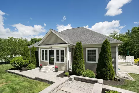 22 Field Ave, York, ME 03909