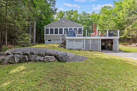 39 N Northbeach Rd, Frye Island, ME 04071