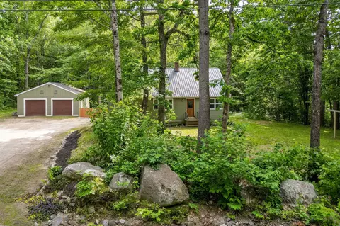 11 Brown Rd, Raymond, ME 04071