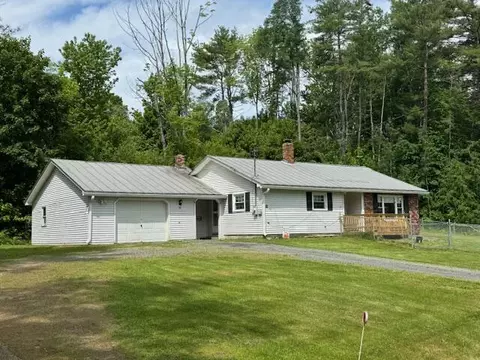 30 Riverside Dr, Hartland, ME 04943