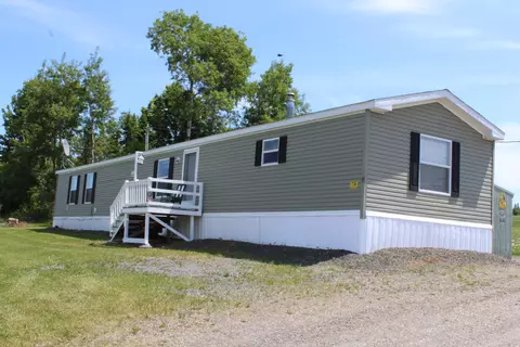33 Ledge Ave, Portage Lake, ME 04768