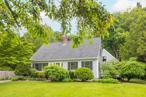 30 Eaton Ave, Camden, ME 04843