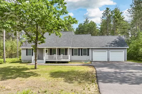 23 Christopher St, Fryeburg, ME 04037