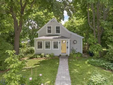 48 Pillsbury St, South Portland, ME 04106