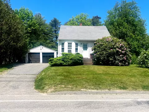 84 Middle Rd, Falmouth, ME 04105