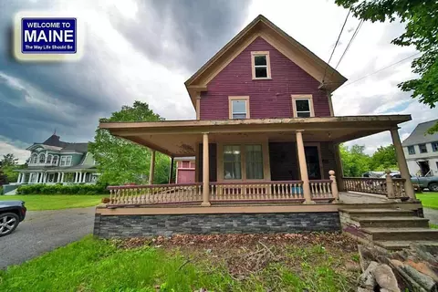 85 Court St, Houlton, ME 04730