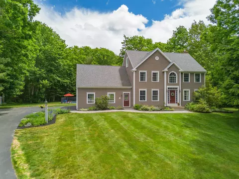 10 Sterlingwood Dr, Scarborough, ME 04074