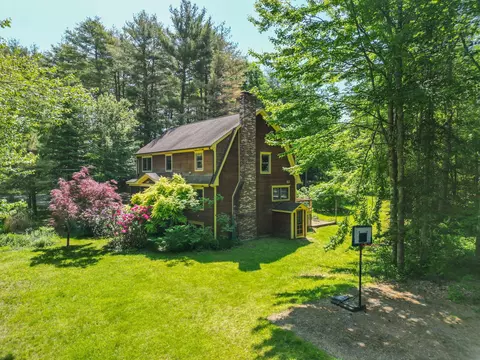 10 Brookwood Dr, North Yarmouth, ME 04097