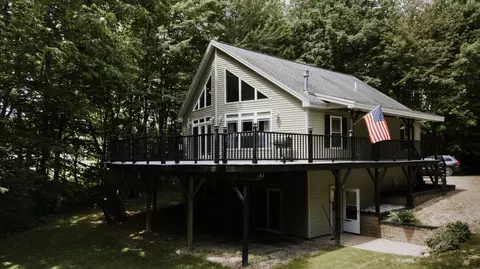 516 Quaker Ridge Rd, Leeds, ME 04263